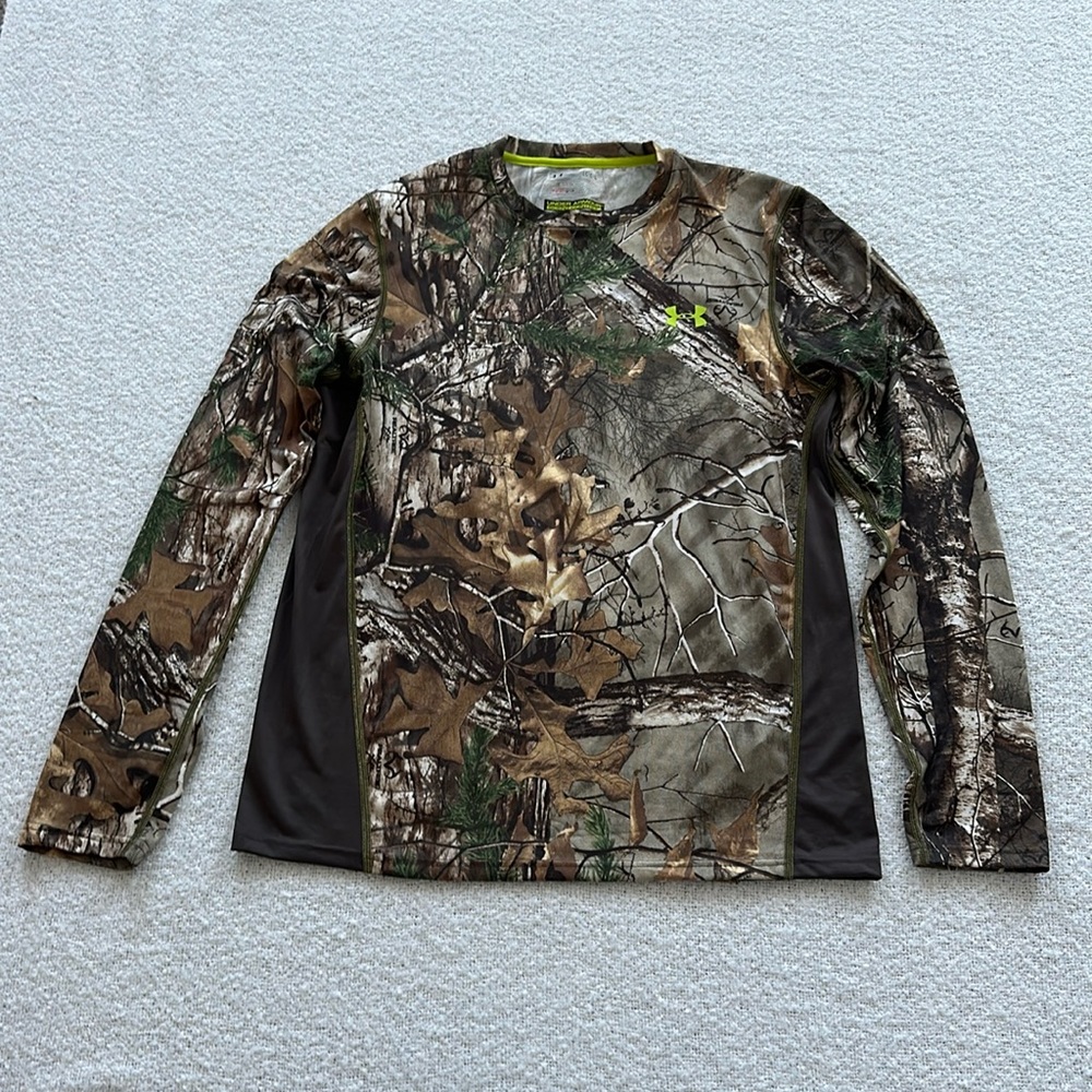 Under Armour Loose fit Heat Gear Scent Control Men’s size large